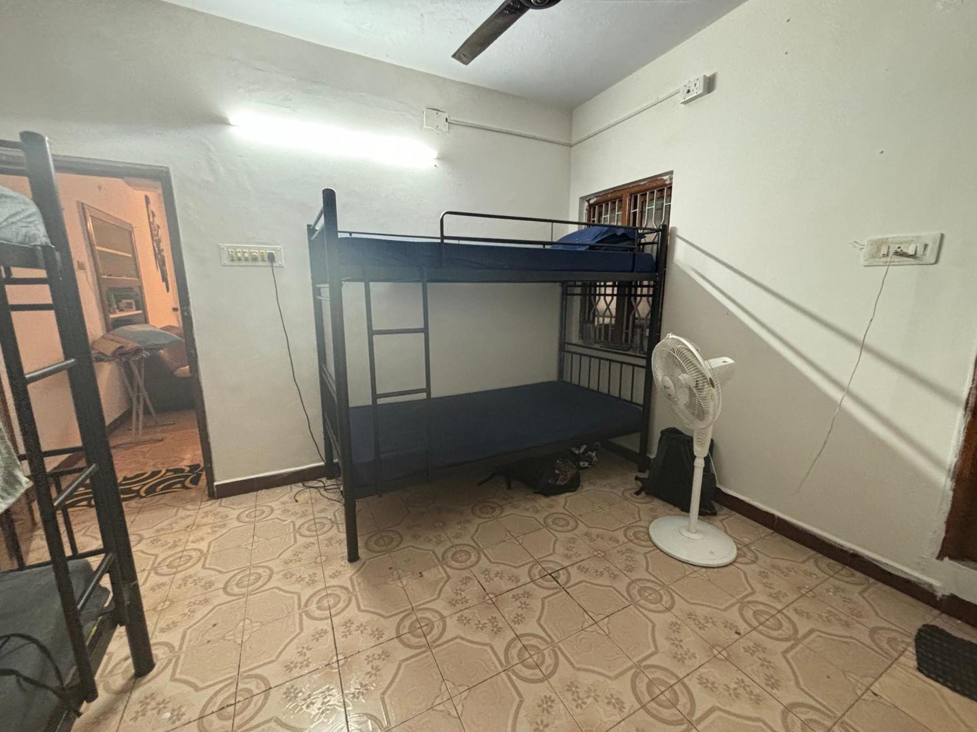 Hostel Madras Bagian luar foto