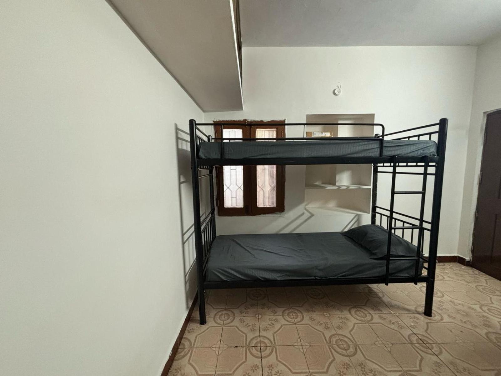 Hostel Madras Bagian luar foto