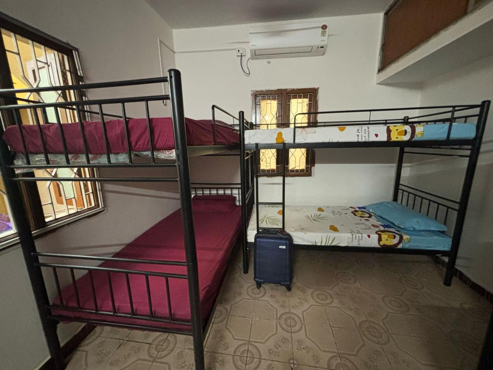 Hostel Madras Bagian luar foto
